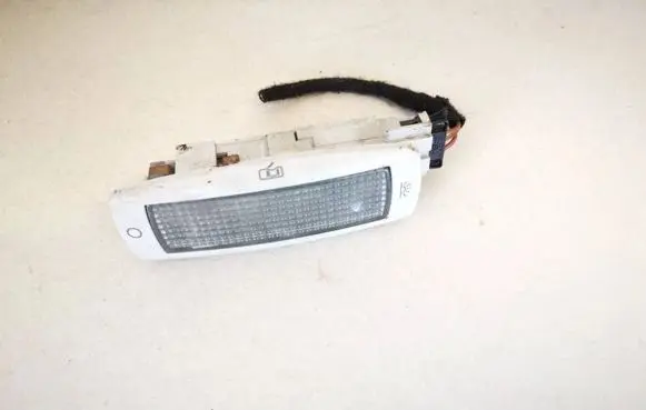 Volkswagen PASSAT B5 Other interior light 3b0947291