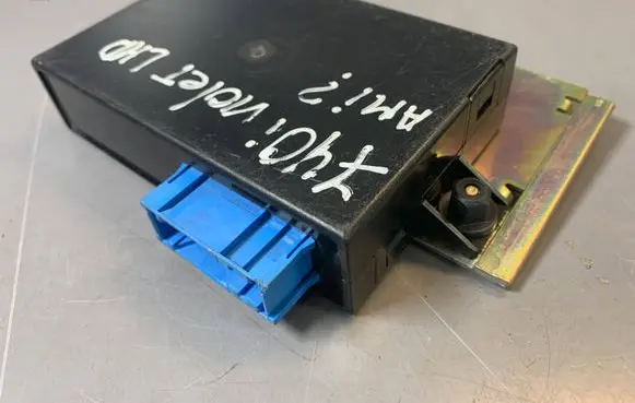 BMW 7 E38 Cruise control unit/module 8375497 65718375497 199712