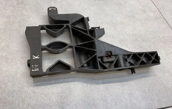 Audi A7 S7 4G Headlight/headlamp mounting bracket 4G8805607