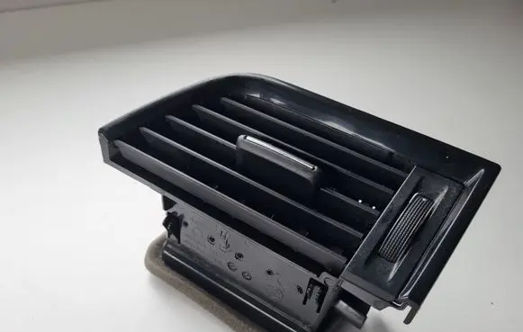 Skoda Octavia Mk3 (5E) Dashboard side air vent grill/cover trim