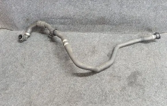 BMW 5 G30 G31 Engine coolant pipe/hose 8573220