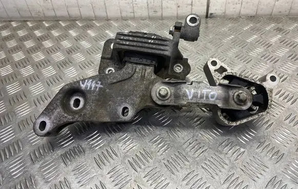 Mercedes-Benz Vito Viano W447 Engine mount bracket A4472410713