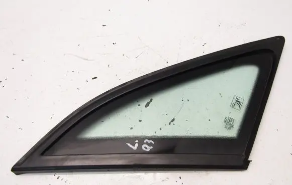 Audi Q3 8U Rear side window 134714