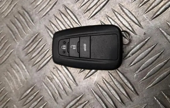 Toyota Camry VIII XV70 Ignition key/card BR2EX