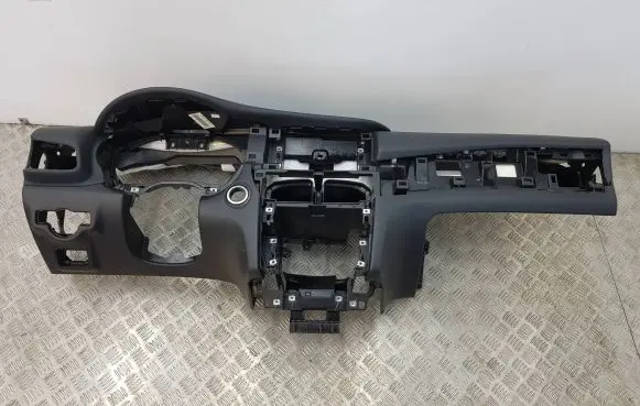 Infiniti Q30 Dashboard NP5DA157170943