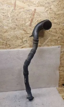 Opel Astra J Intercooler hose/pipe 13265279 315616912