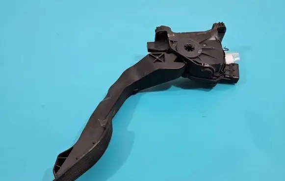 Jeep Renegade Accelerator throttle pedal 6PV010175-15 IMPRK1359277