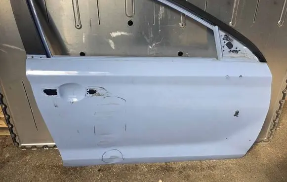 KIA Ceed Front door 