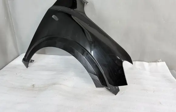 Dacia Sandero III Fender 260421916R