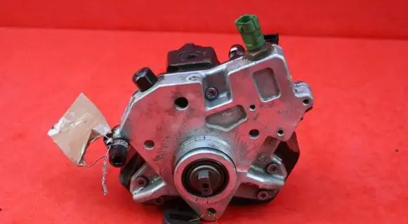Volvo S80 Fuel injection high pressure pump 30756125