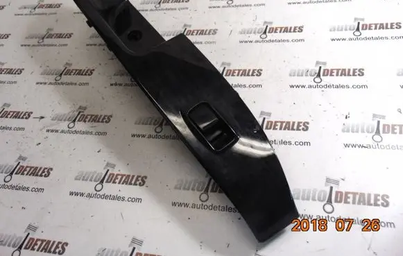 Mitsubishi Outlander Electric window control switch MR502237