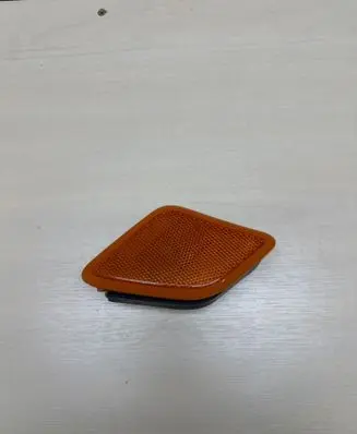 Mercedes-Benz CLS AMG C219 Front reflector A2218852014