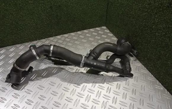 Land Rover Range Rover Sport L494 Engine coolant pipe/hose JPLA8286AE GPLA65009A AJ200PPHEV