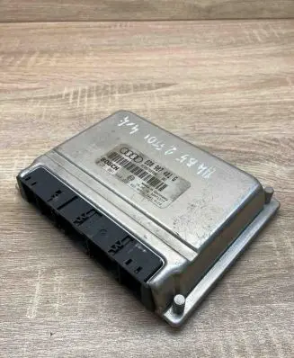 Audi A4 S4 B5 8D Engine control unit/module ECU 8D0907401G 0281001944