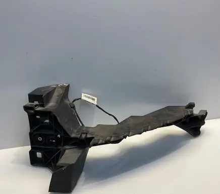 Audi Q7 4M Headlight/headlamp mounting bracket 4M0805607