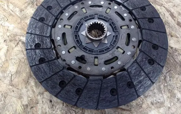 Toyota Avensis T250 Clutch pressure plate 324066810 LUK