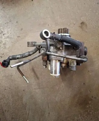 Toyota Avensis T270 Fuel injection high pressure pump 221000R040 HU2940000710