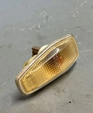 KIA Sorento Front fender indicator light 923033B1