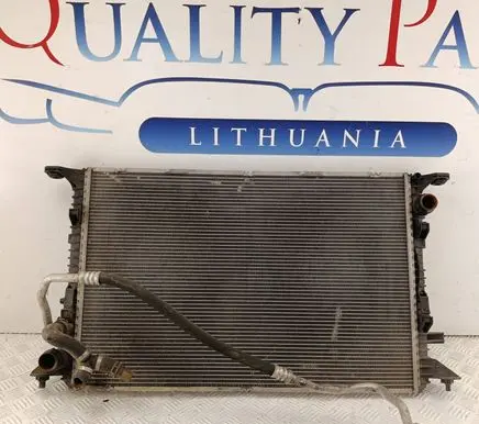 Audi A8 S8 D4 4H Coolant radiator 4H0121251B