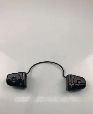 Volvo S90, V90 Steering wheel buttons/switches 32266343