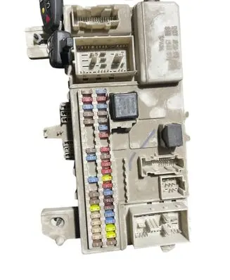 Volvo S40 Fuse module 30728906