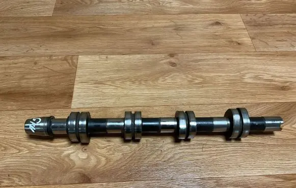 Volkswagen PASSAT B6 Camshaft 0018