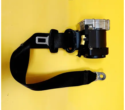 Rear seatbelt