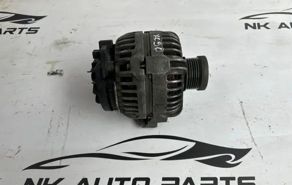 Volvo XC90 Generator/alternator 8676496 0124525029