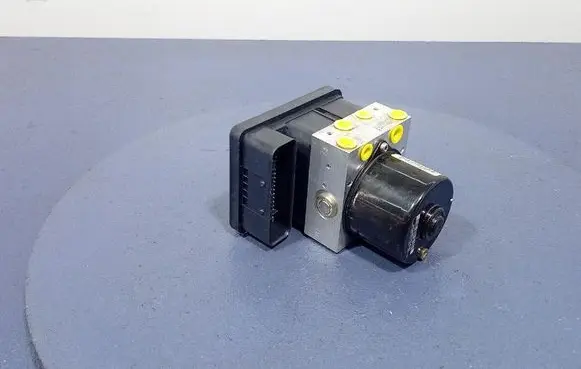BMW 1 E81 E87 ABS Pump 67714866771487
