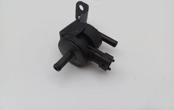 Hyundai i30 Valve vacuum 290102B000 9270930004