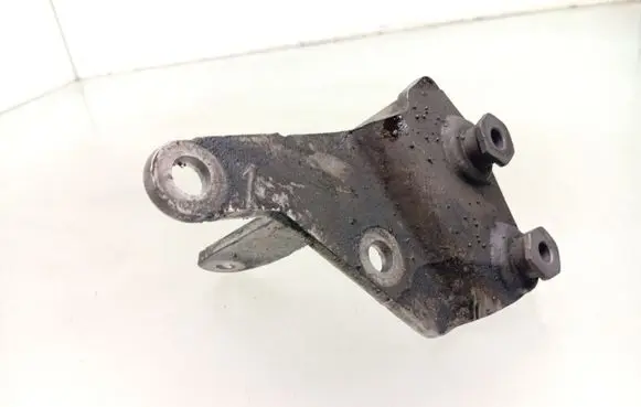 Volkswagen Golf VII Muffler mount bracket/holder 04L131561