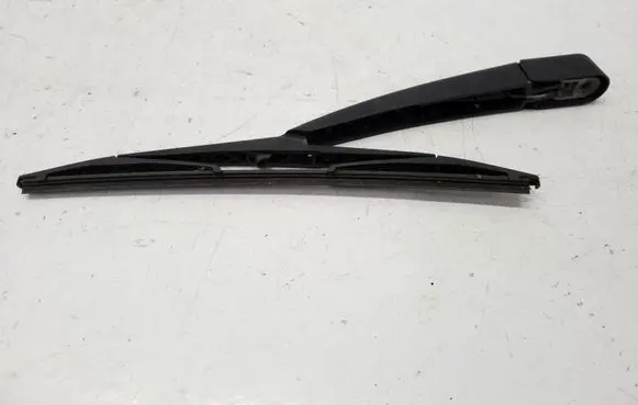 Rear wiper blade arm