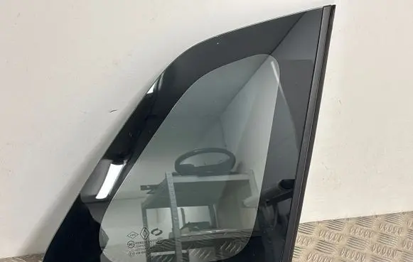 Renault Koleos I Rear side window 43R000070 DOT772AS2M432