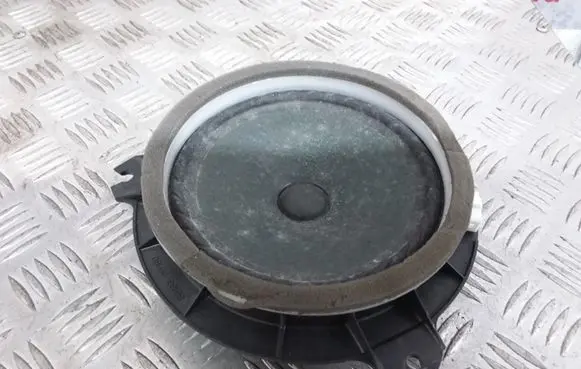 Toyota Avensis T270 Rear door speaker 861600D180