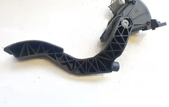 Volkswagen PASSAT B5.5 Accelerator throttle pedal 8d1721523j 6pv008376-03
