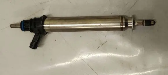 Mercedes-Benz A W176 Fuel injector A2560700187