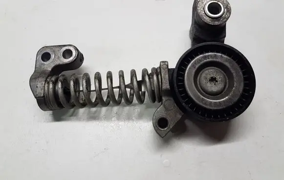 Volvo V40 Generator/alternator belt tensioner 31460374