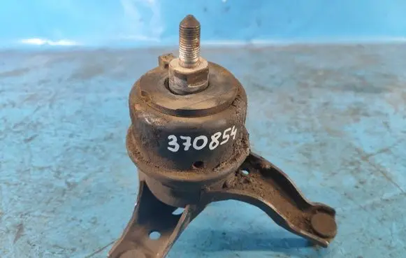Toyota Camry Engine mount bracket 123620H030