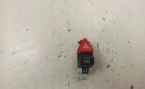 Mercedes-Benz A W168 Hazard warning light relay A1688201210