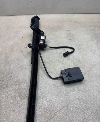 BMW 3 E92 E93 Seat belt adjustment motor 9165378 913504102 10237710