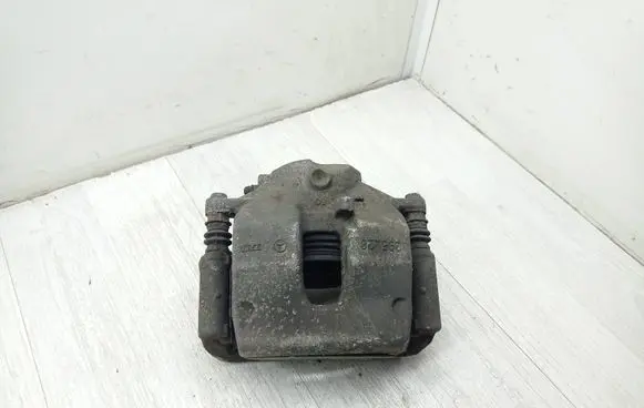 Mercedes-Benz C W204 Front brake caliper