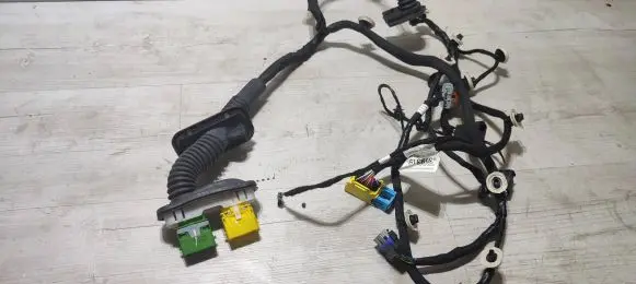 Opel Corsa F Front door wiring loom 9835931980 0500193488407