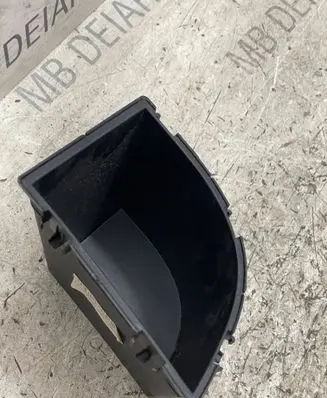 Mercedes-Benz V Class W447 Radio/GPS head unit trim A4476890647 T0520106