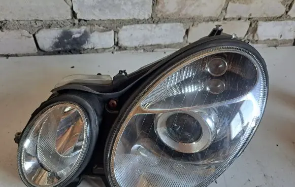 Mercedes-Benz E W211 Headlight/headlamp 206486B