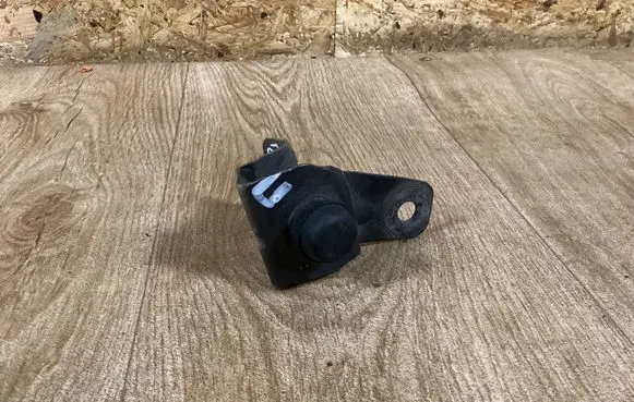 Opel Insignia A Radiator support slam panel bracket 13248768