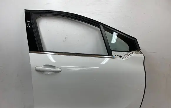 Peugeot 2008 I Front door 