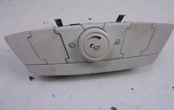 Ford Focus Other switches/knobs/shifts BM5T13D754KB