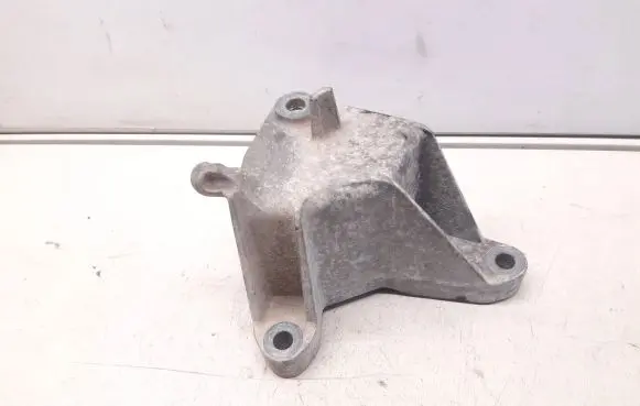Opel Zafira C Gearbox mounting bracket 13248665
