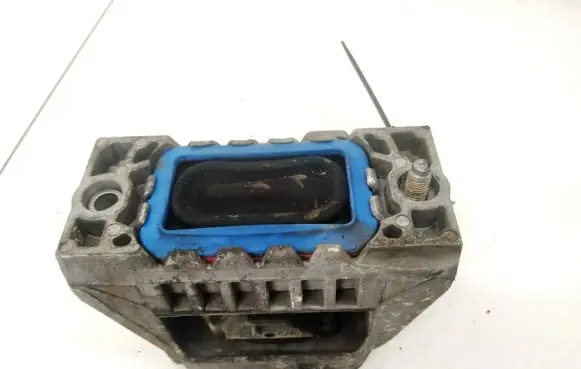 Skoda Octavia Mk2 (1Z) Engine mount bracket 1K0199262