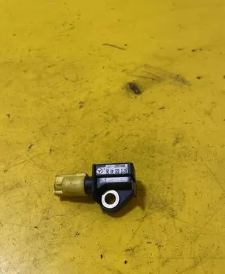Mercedes-Benz E W212 Airbag deployment crash/impact sensor A2128204926 2128204926